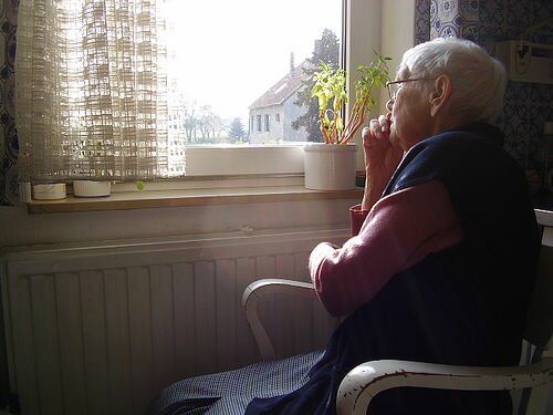 room-monitors-for-elderly-monitoring-seniors-and-handicapped-2