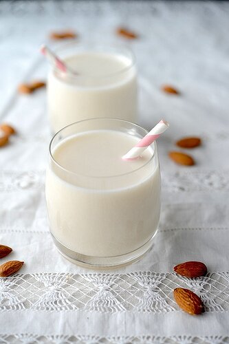 can-you-freeze-almond-milk-2